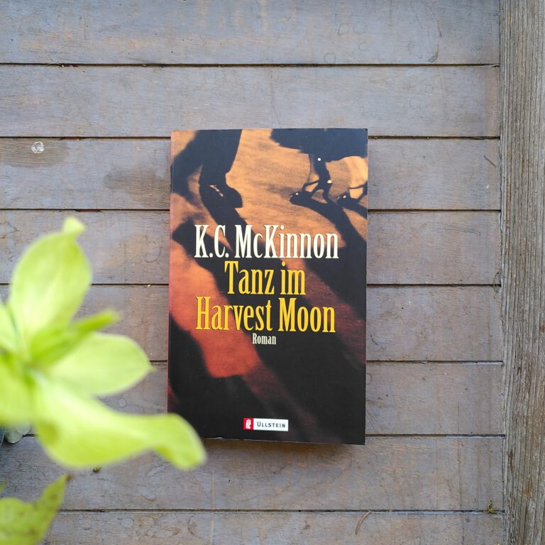 K. C. McKinnon - Tanz im Harvest Moon.jpg