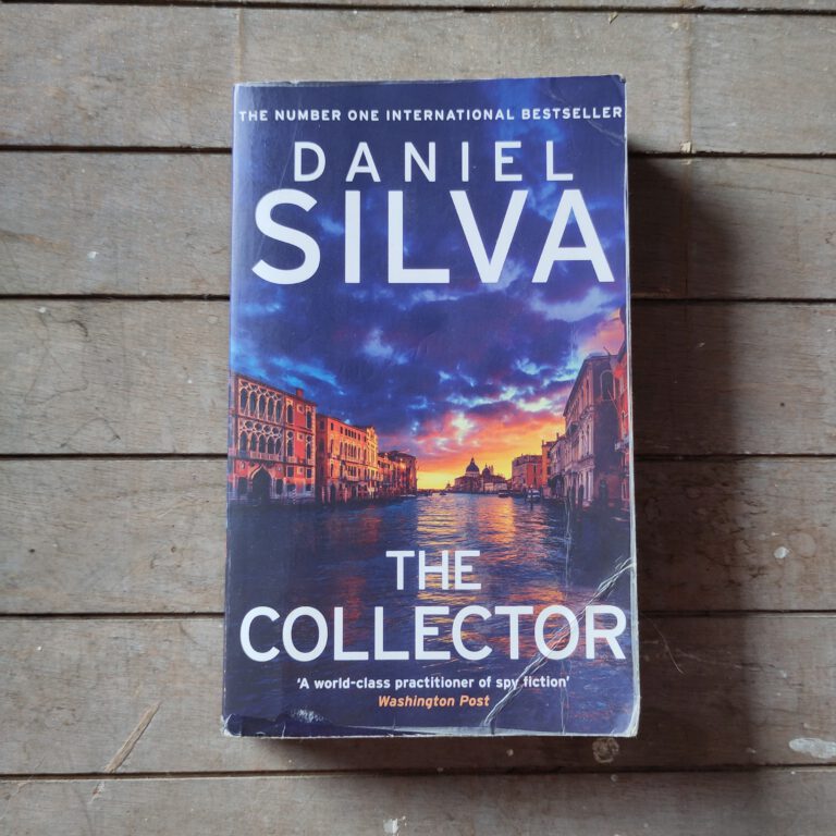 Daniel Silva - The collector
